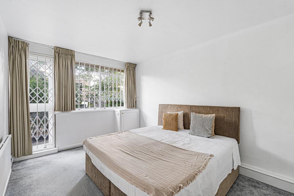 Apartment in London - View 5