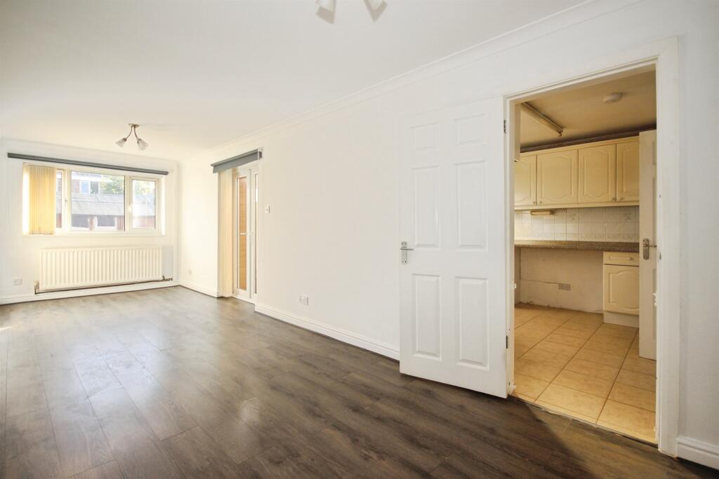 House in Warwick, Royal Leamington Spa - View 3