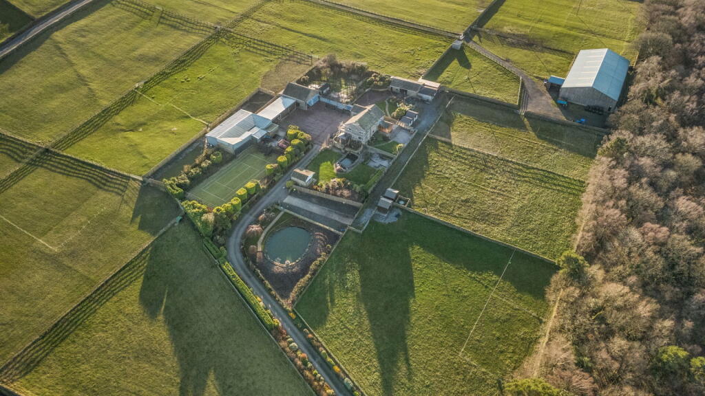 Australia Farm, Holmfirth, HD9 - View 5