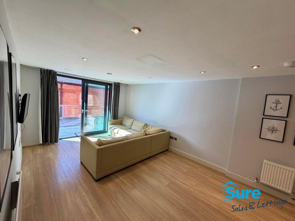 Apartment in Gloucester - View 3