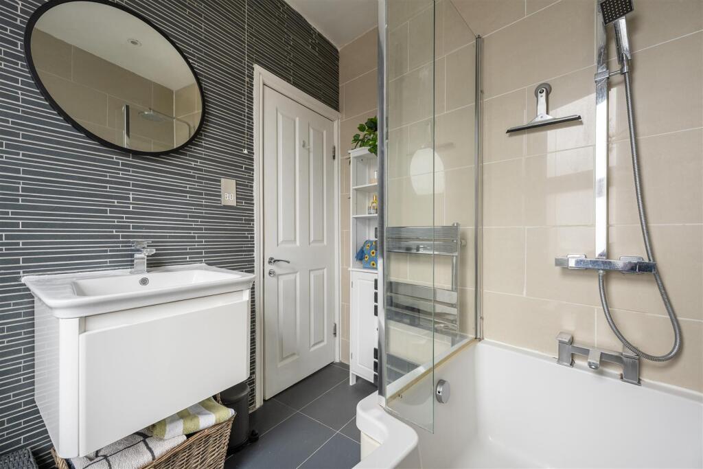 House in London - View 4