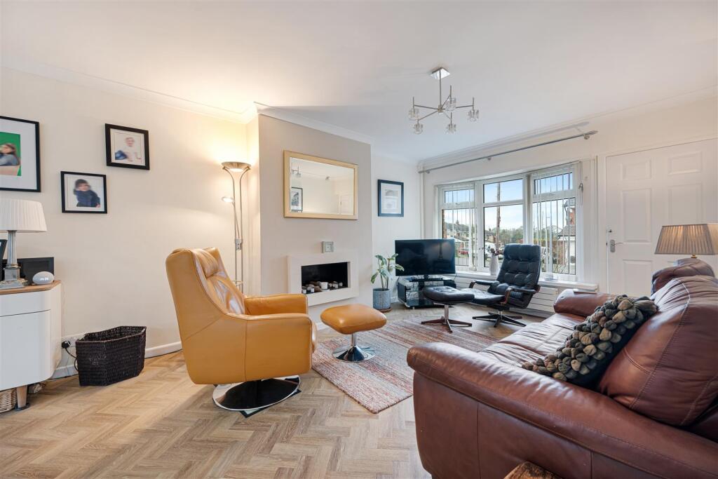 Mardale Crescent, Lymm photo 4