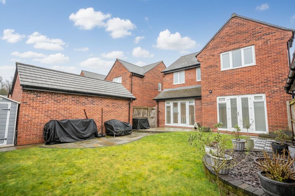 Almond Green Avenue, Standish, WN6 photo 4