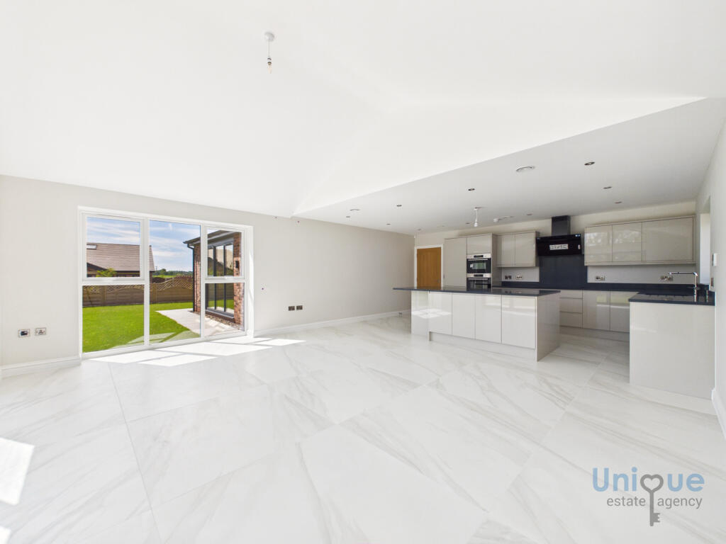House in Fylde, Dowbridge, Newton-with-Clifton - More
