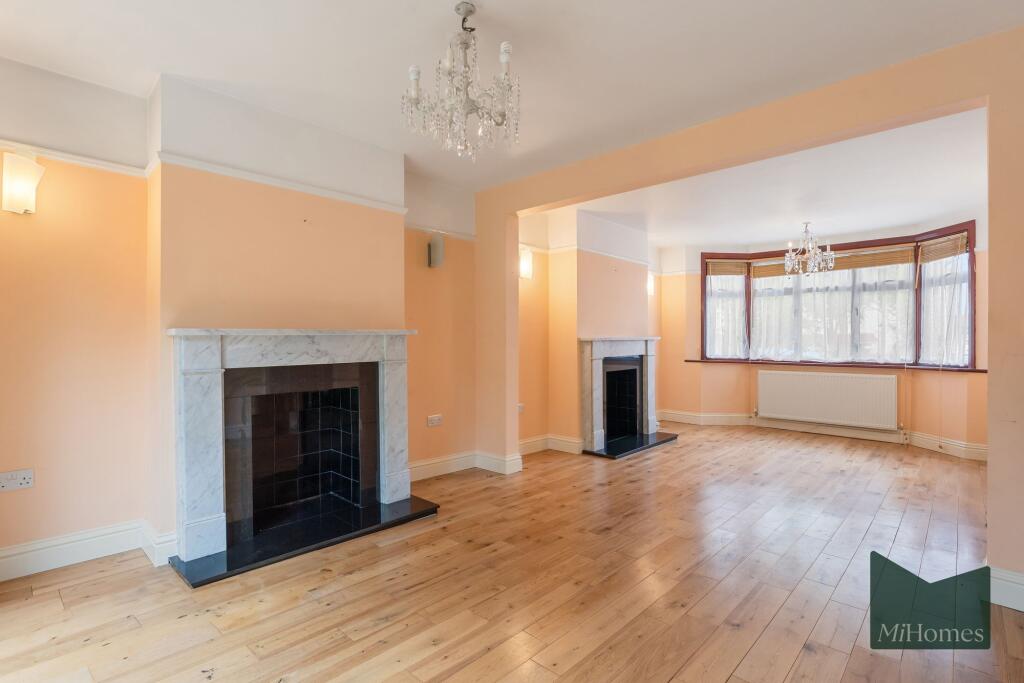 House in London, Colney Hatch - View 2