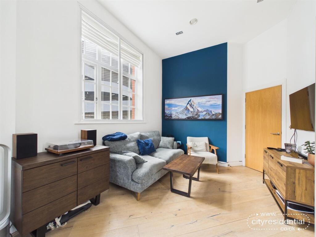 Apartment in Liverpool - More