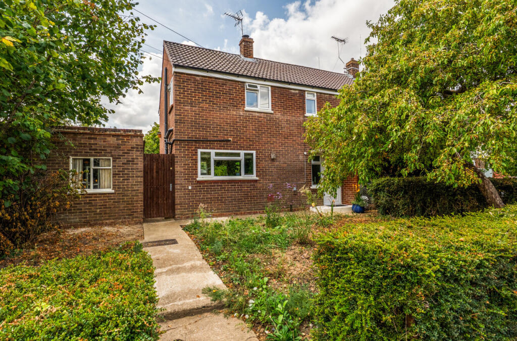 Main image of property: Red Rose, Binfield, Bracknell