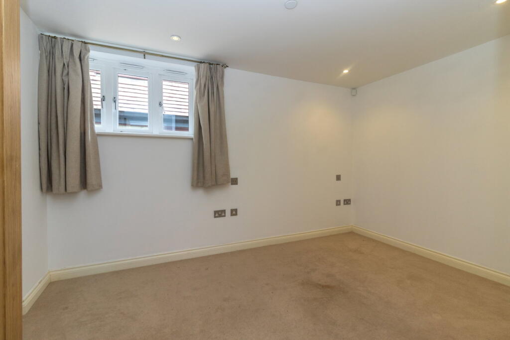 Apartment in Southampton - More