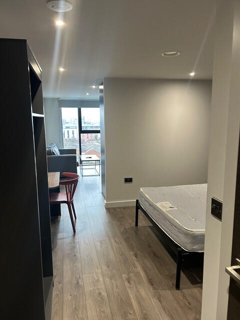 Apartment in Liverpool - More