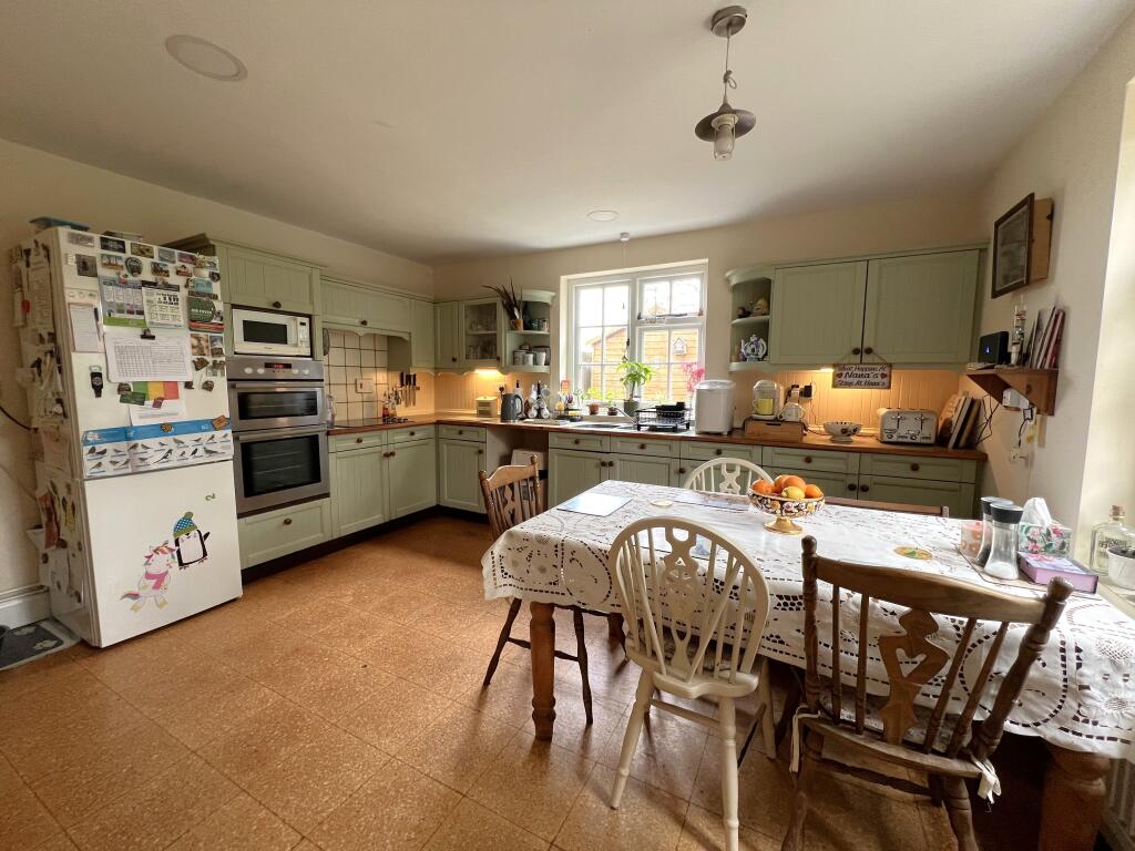 Pound Cottage, Rayne Road, Rayne, Essex photo 4
