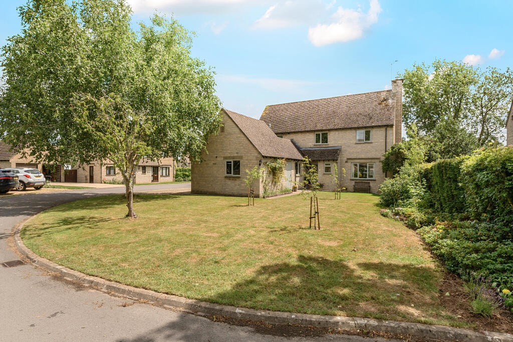 4-bed detached on Chambon Close, Minety, SN16, £725,000