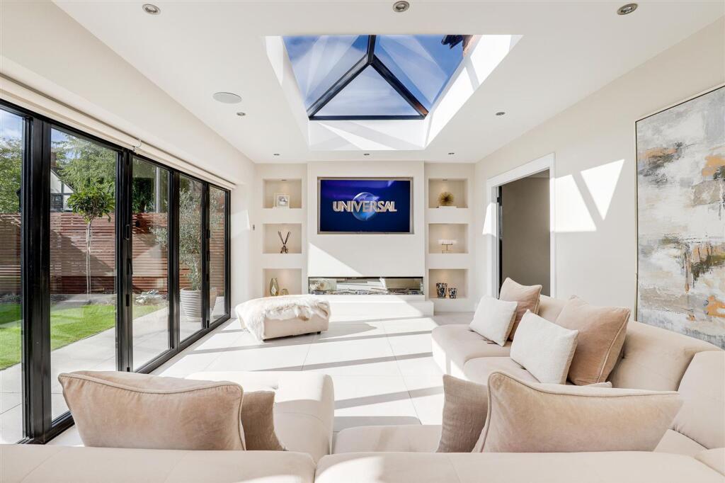 House in Nottingham - View 4