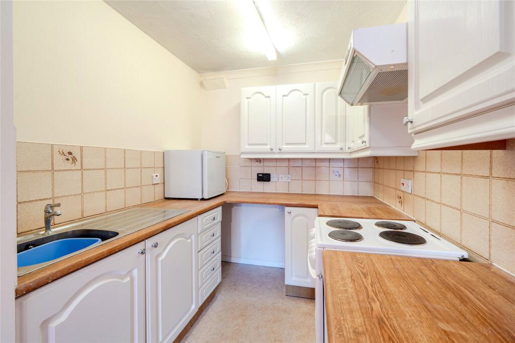 Apartment in London, West Wickham - View 2