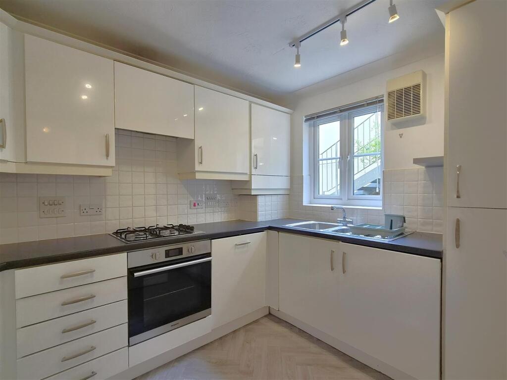 Apartment in Plymouth - View 3
