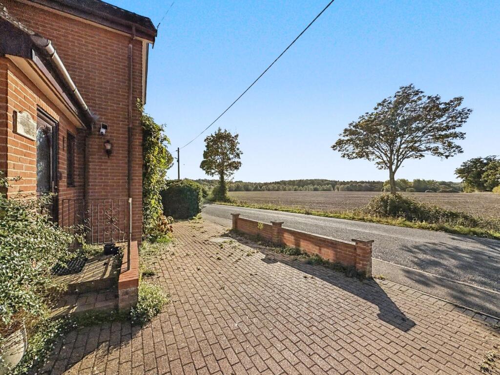 House in Ipswich - View 5