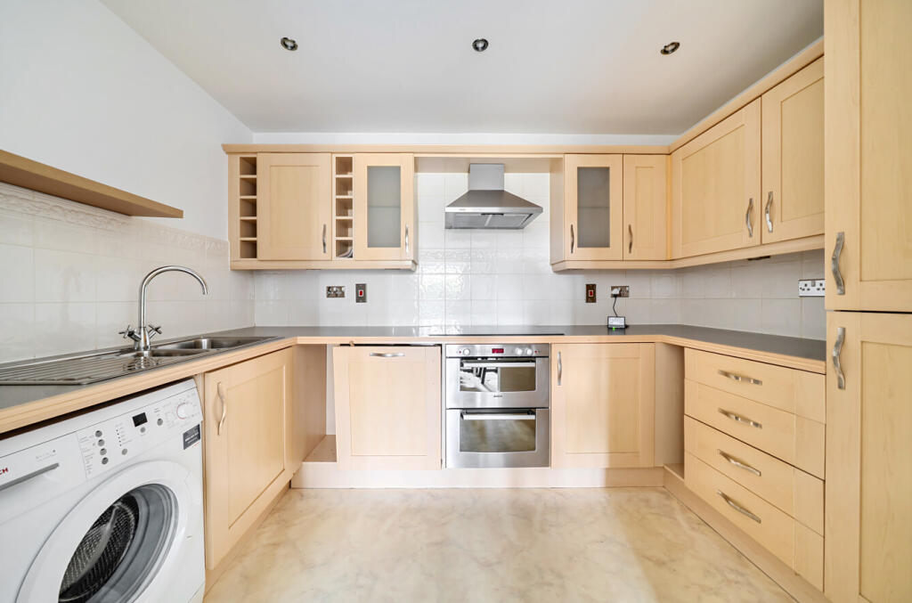 Apartment in Guildford - View 3