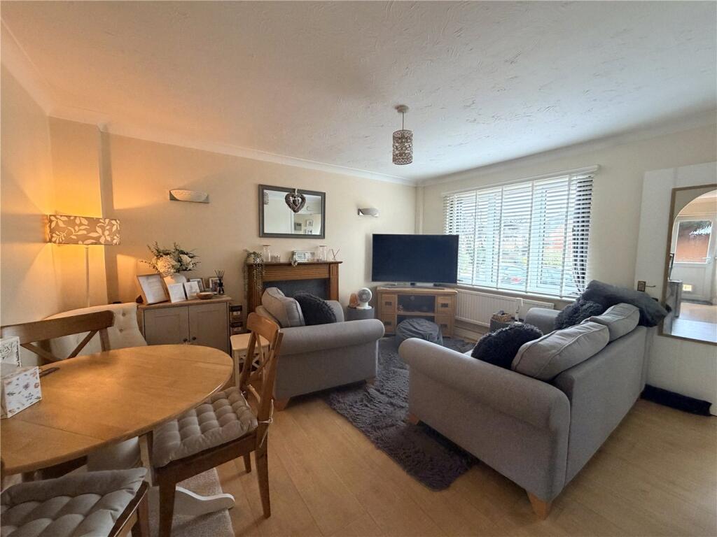 House in Guildford - View 2