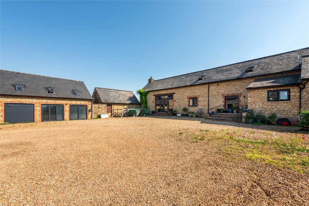 Main image of property: Hungate End Farm, Hanslope, Milton Keynes, Buckinghamshire, MK19
