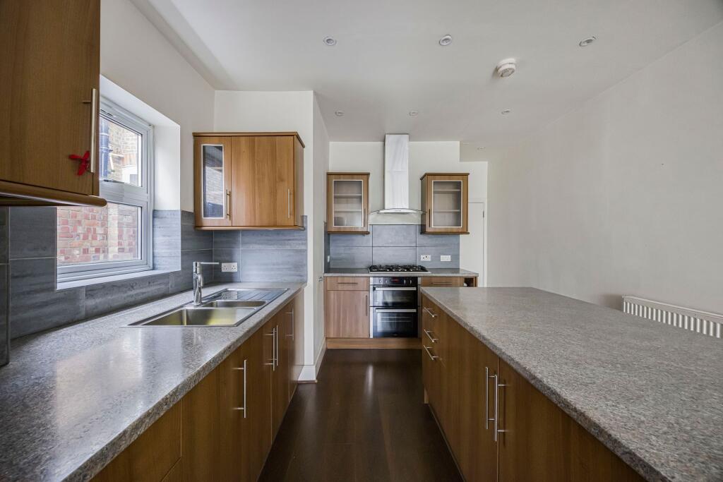 Dyson Road, Upper Leytonstone, London, E11 photo 3
