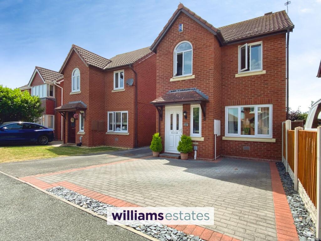 3-bed detached on Rhyl, LL18, £210,000