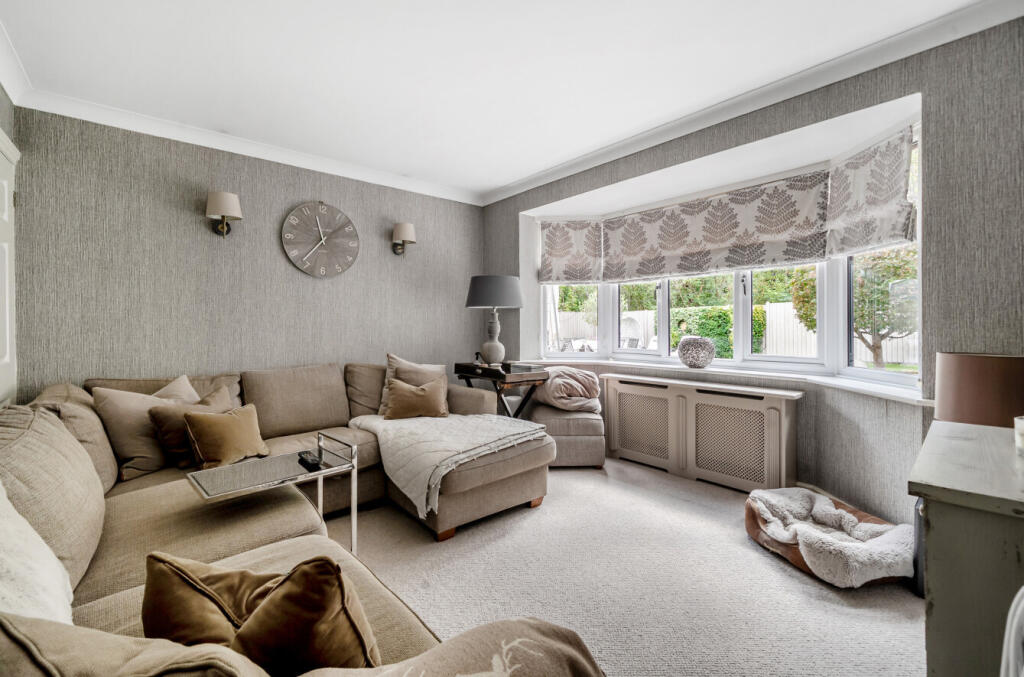House in Binfield, Bracknell Forest - View 5