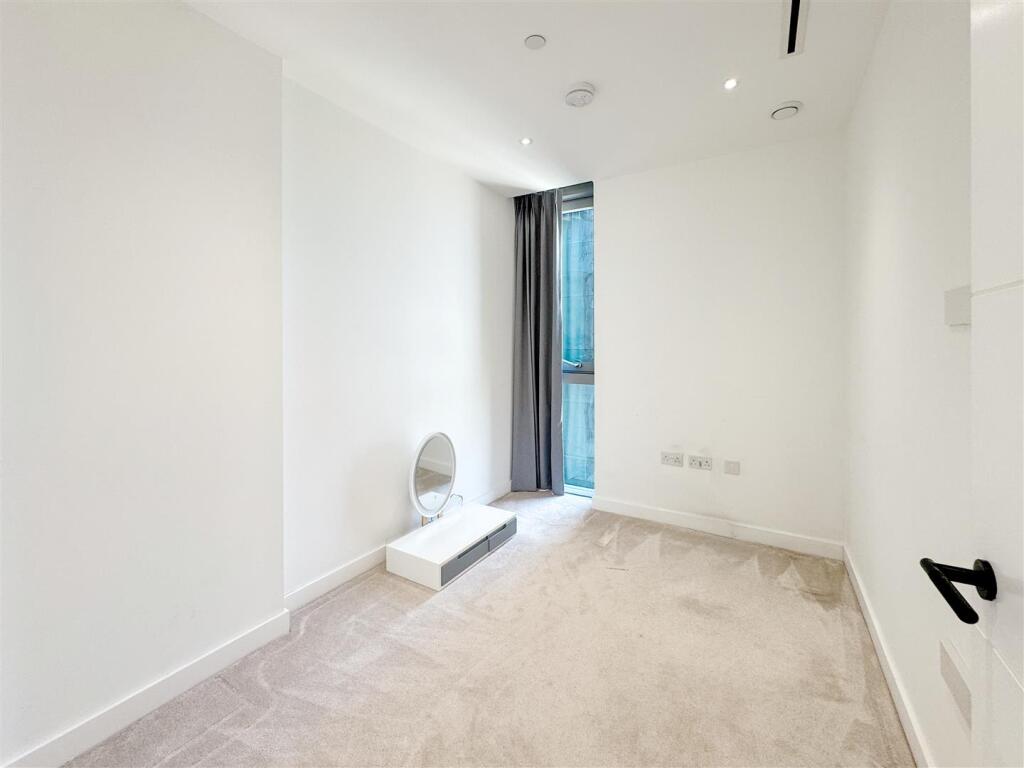 Main image of property: Valencia Tower, Bollinder Place