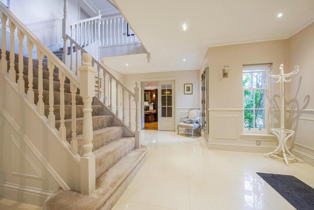 Queens Drive, Oxshott, Surrey photo 3