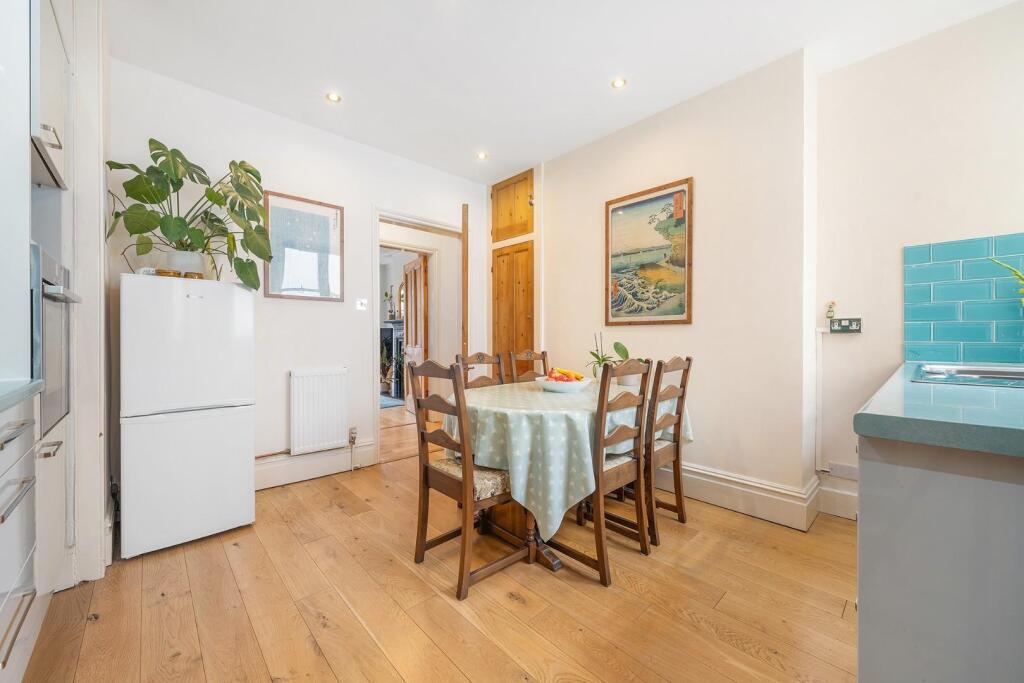 Apartment in London - More