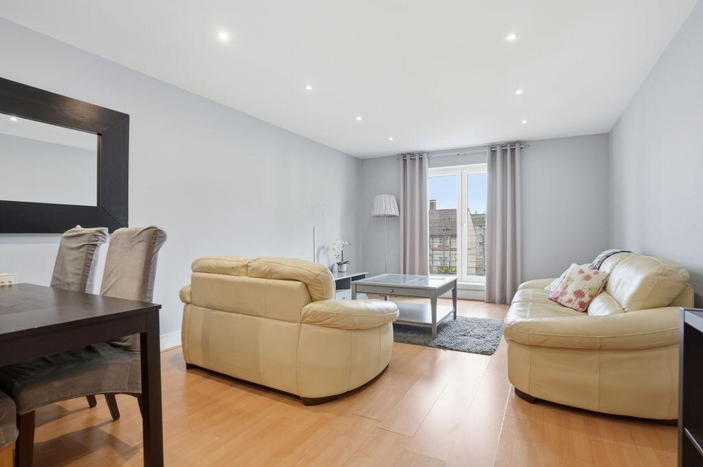 10/6 Hopetoun Crescent, Cannonmills, Edinburgh, EH7 4AU - View 2