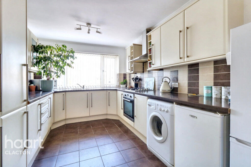 Colthorpe Road, Clacton-On-Sea photo 2