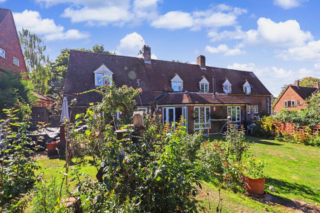 House in Stevenage, Roebuck - View 2