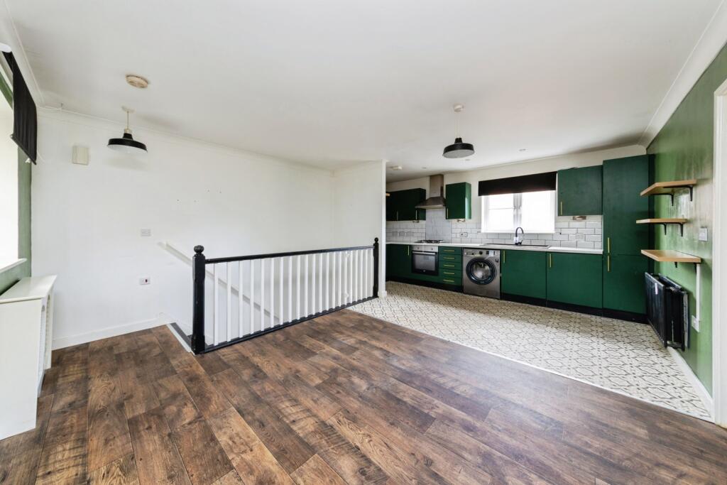Apartment in Tonbridge and Malling, Kent - View 4