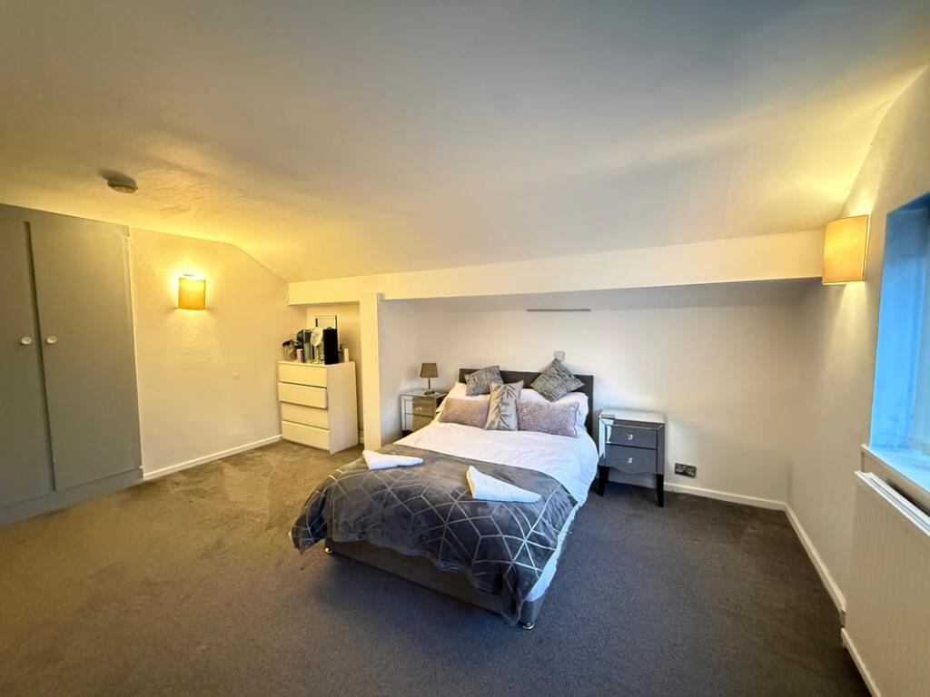 House in Bolton - View 5