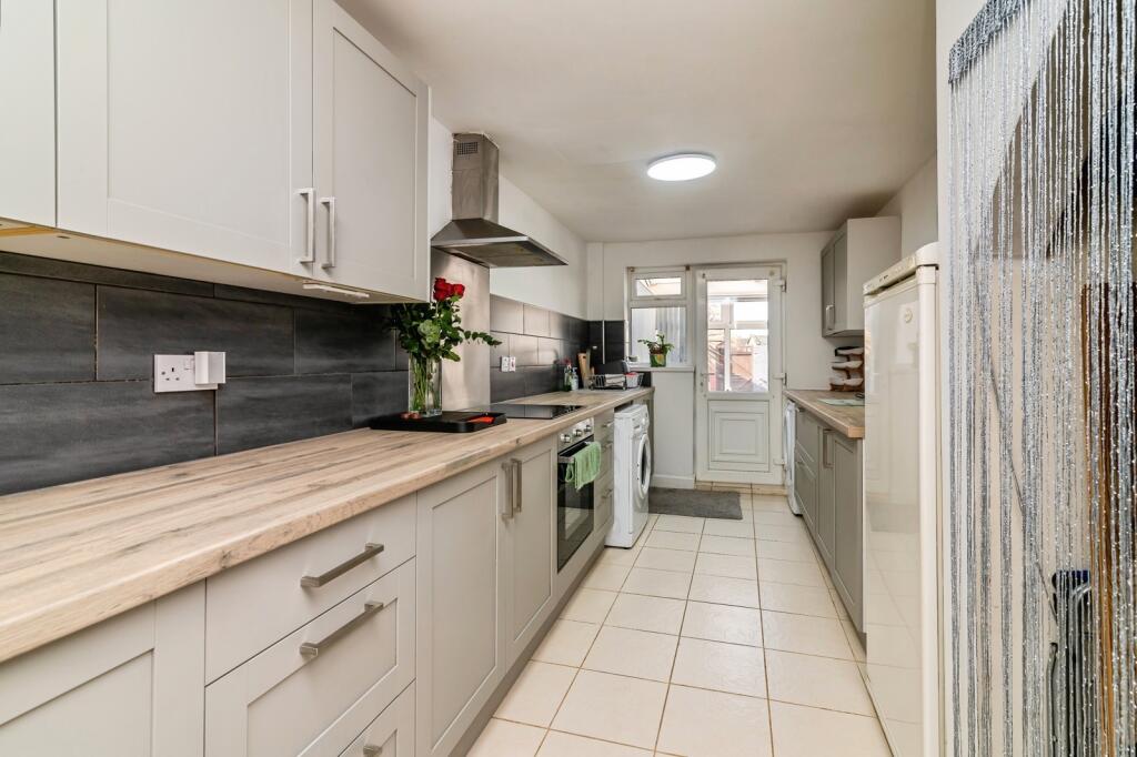 Summerwood Lane, Clifton, Nottingham, NG11 photo 3