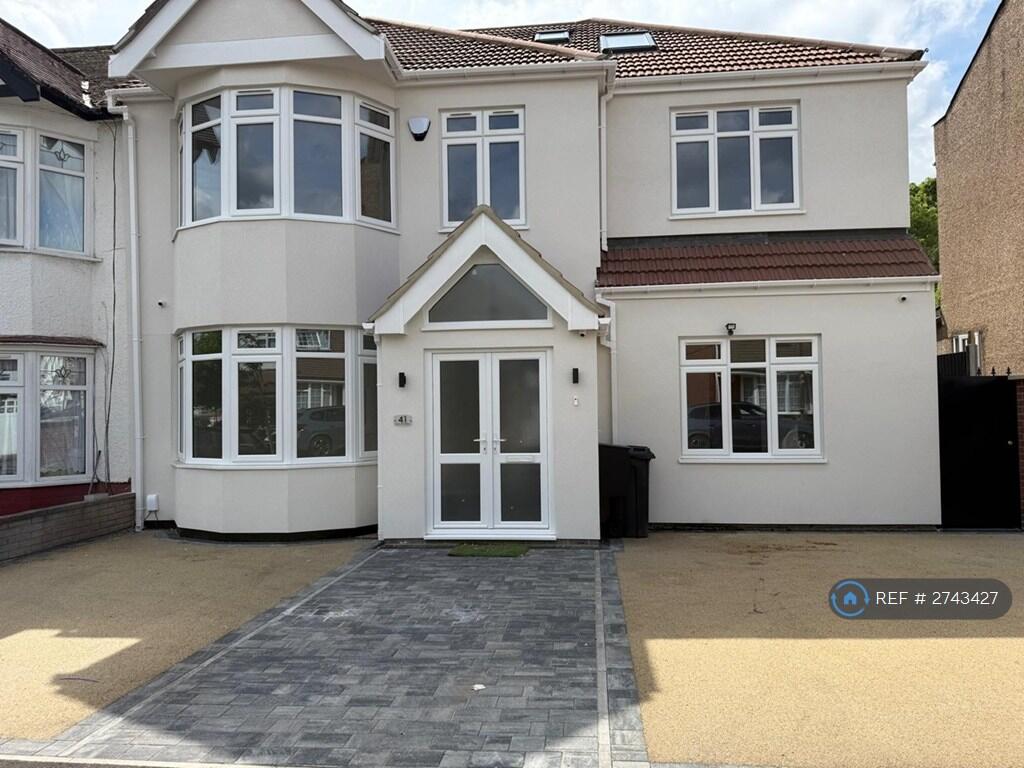 Main image of property: Inglehurst Gardens, Ilford, IG4