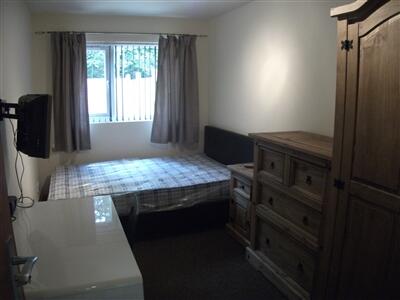 6 bedroom house for rent