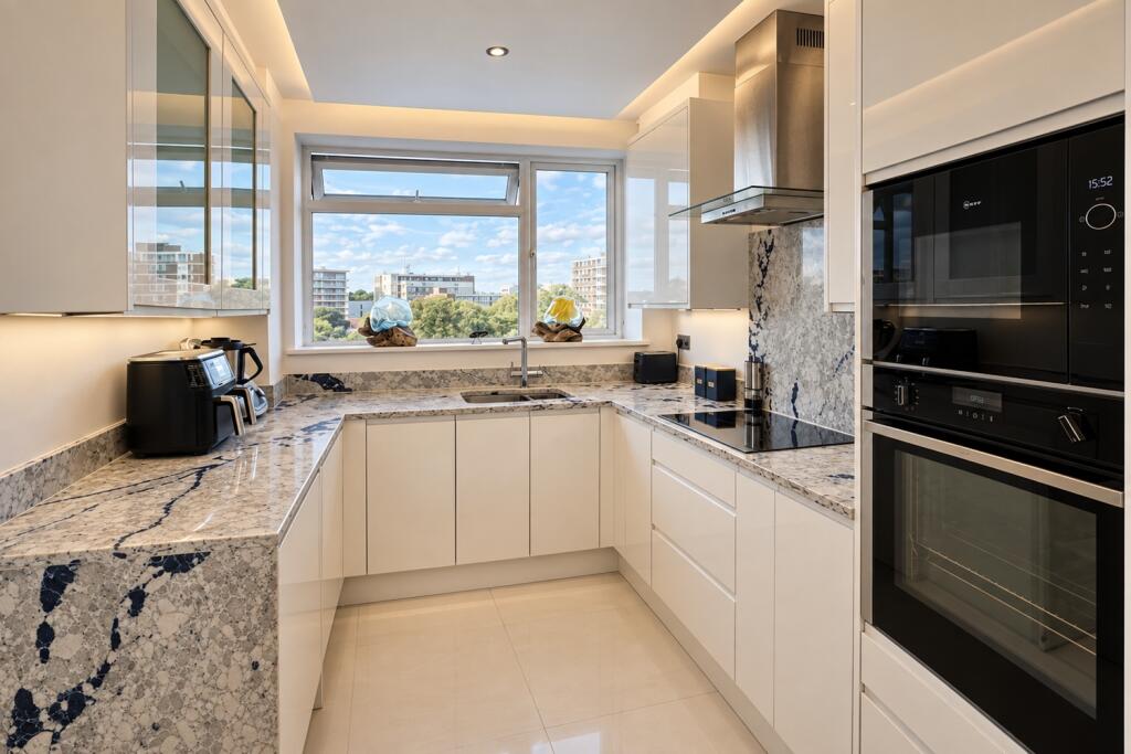 Apartment in Bournemouth - View 5