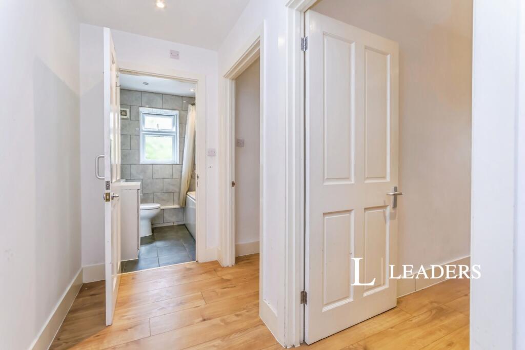 Apartment in Sevenoaks - More