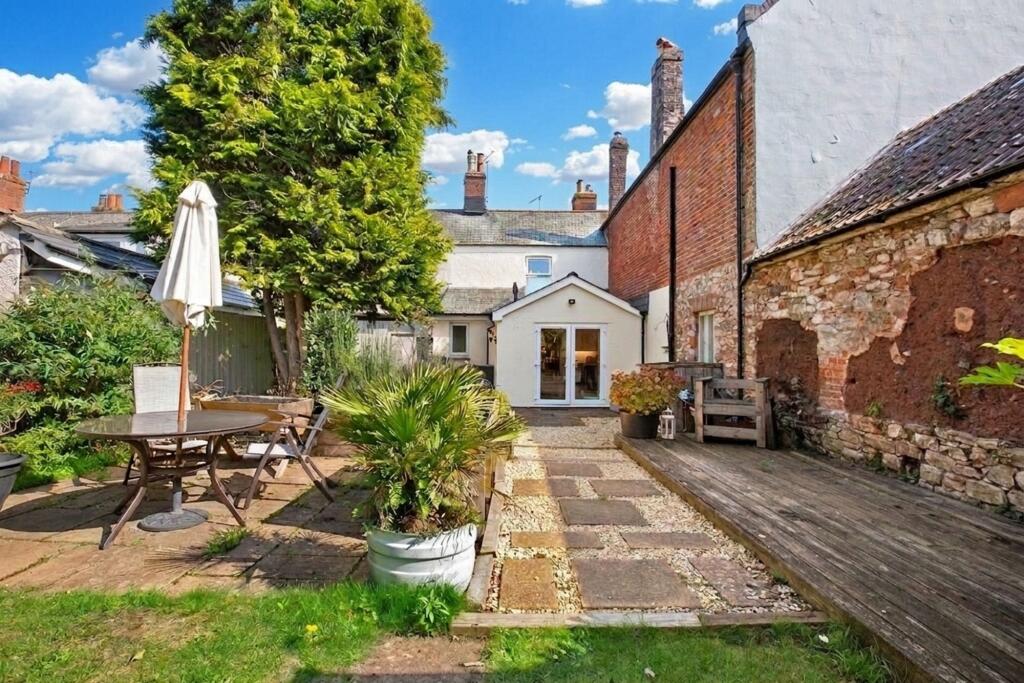 Main image of property: The Strand, Starcross, EX6