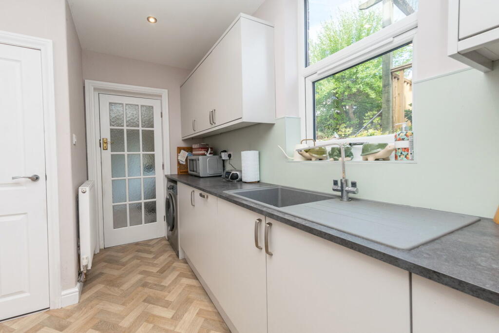 House in Huddersfield - View 5