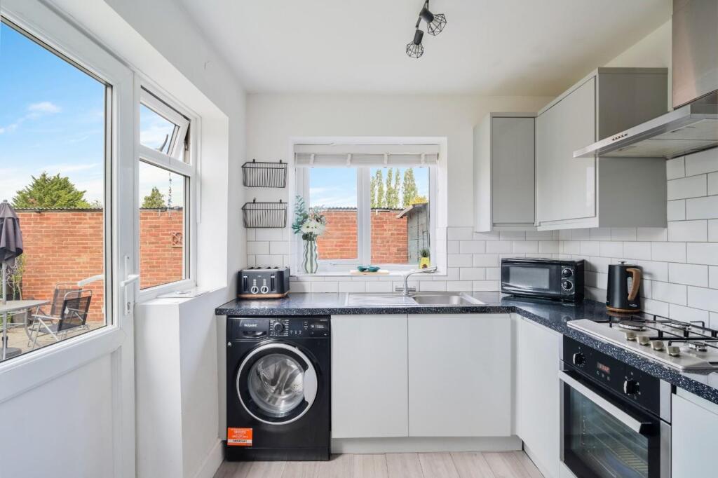 Apartment in Epsom and Ewell, West Ewell - View 4