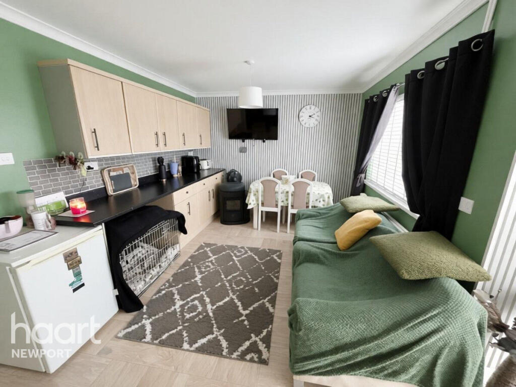 House in Newport, Cefn, Rogerstone - More