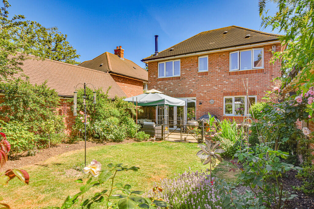 House in Uttlesford, Great Dunmow - View 3