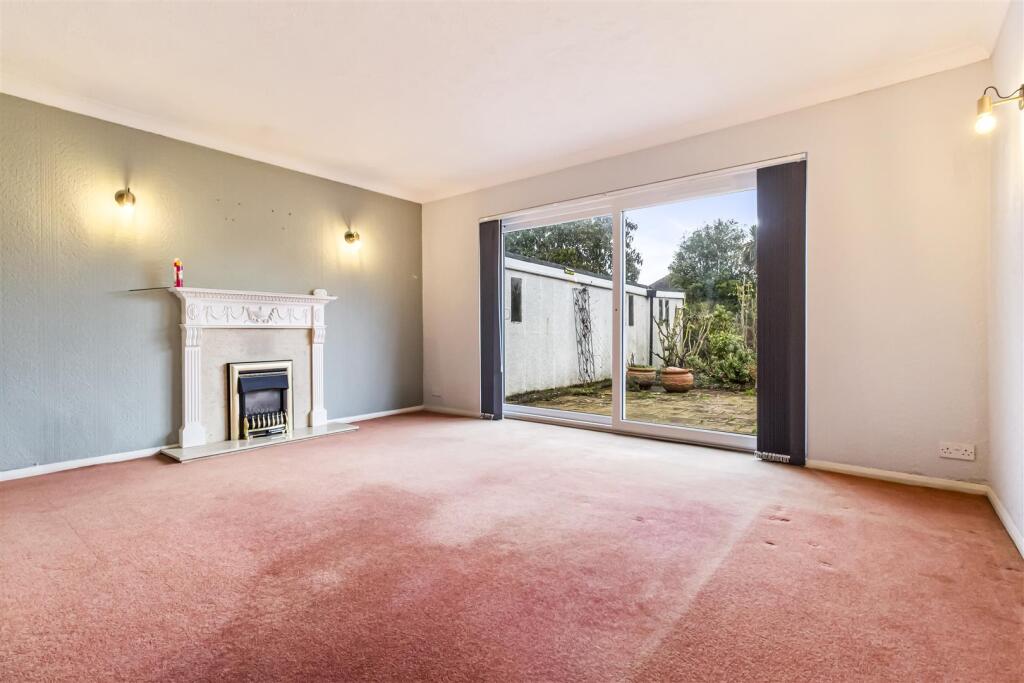 Harwood Avenue, Goring-By-Sea, Worthing photo 2