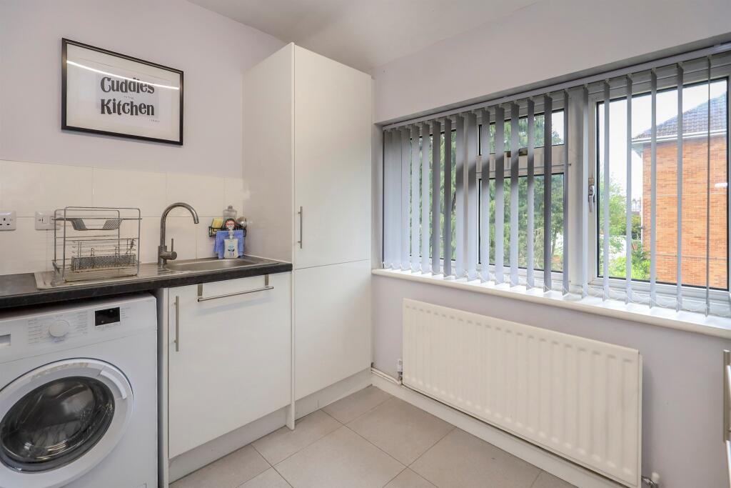 Ridge Lane, Wednesfield, Wolverhampton - View 3