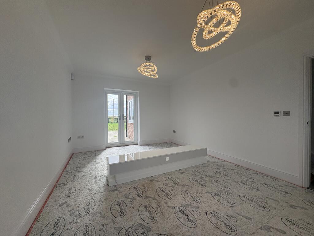 House in Peterborough - View 5