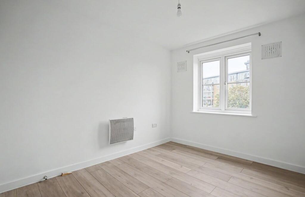 Apartment in Slough - View 3