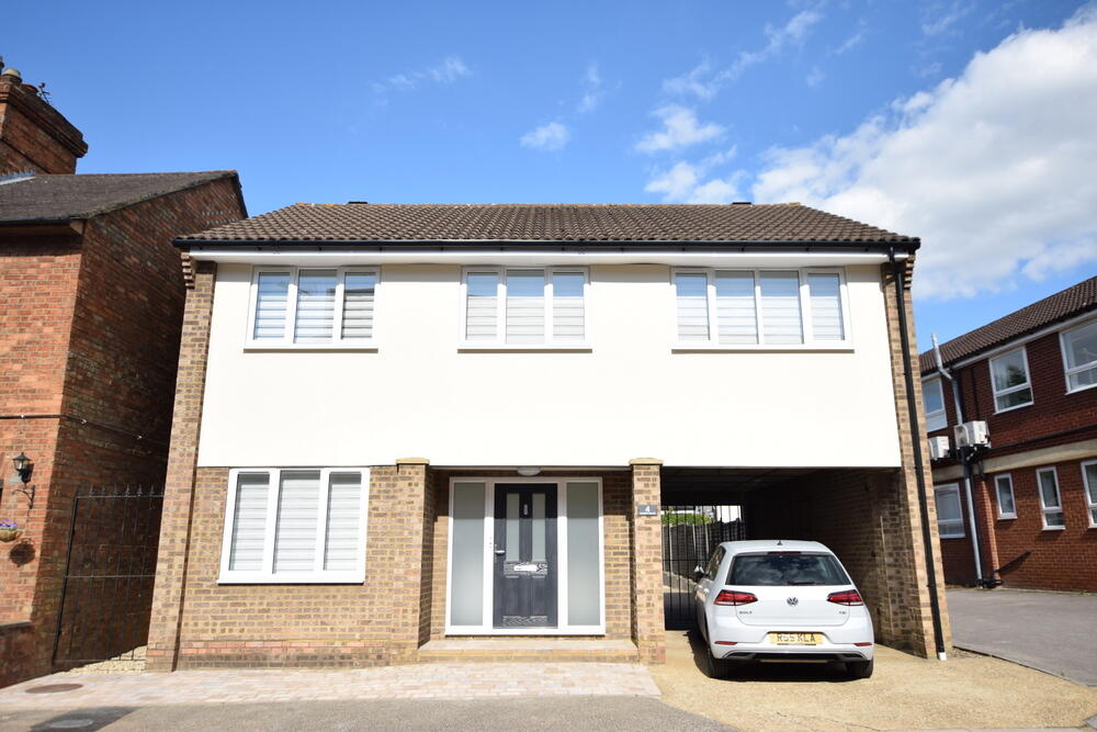 Main image of property: Flat 1, 4 Bassett Road, Leighton Buzzard, Bedfordshire