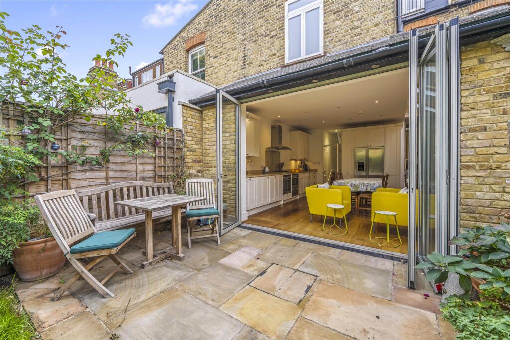 House in Twickenham - View 5