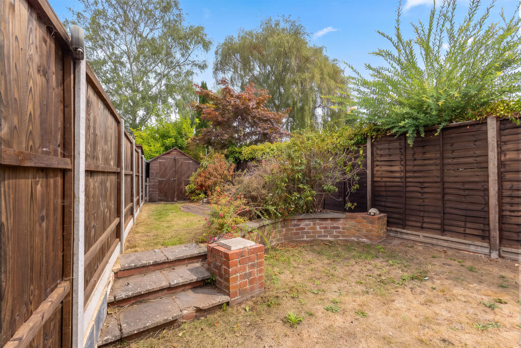 House in Woking, Westfield - View 4